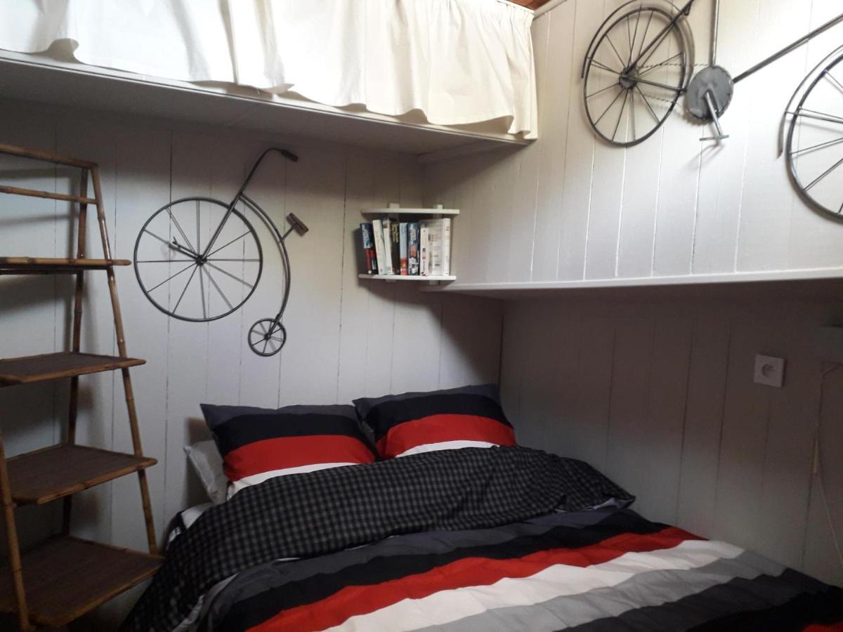 Peniche Caroline Bed & Breakfast Capestang Exterior photo